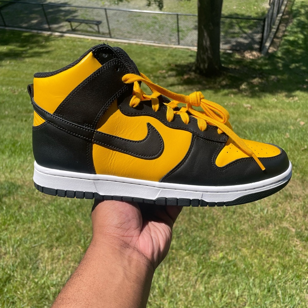 Nike dunk high “reverse goldenrod” size 10.5 looks brand new in hand